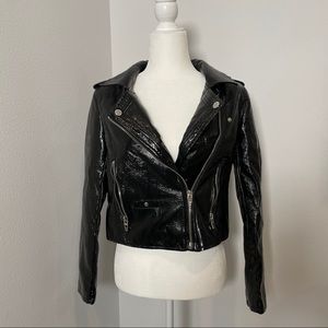 [BLANK NYC] BLACK FAUX PATENT LEATHER MOTO JACKET